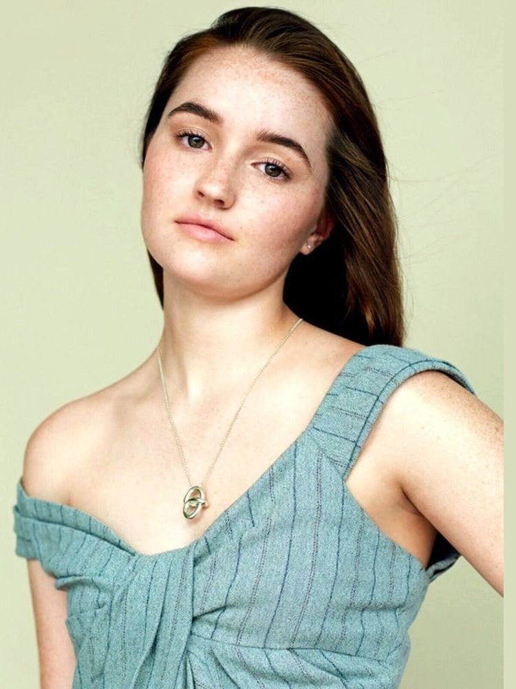 Kaitlyn Dever 8.5 x 11 Candid Color Photograph Art Print Photo Picture Collectibles:Photographic Images:Photographs Style Your Walls